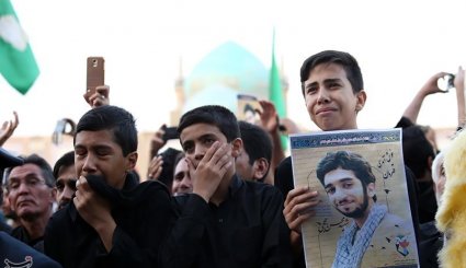 مراسم وداع با پیکر شهید محسن حججی در حرم مطهر رضوی