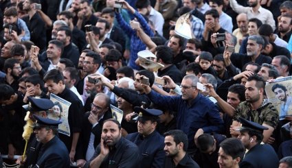 مراسم وداع با پیکر شهید محسن حججی در حرم مطهر رضوی