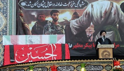 مراسم وداع با پیکر شهید محسن حججی در حرم مطهر رضوی
