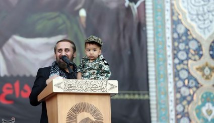 مراسم وداع با پیکر شهید محسن حججی در حرم مطهر رضوی