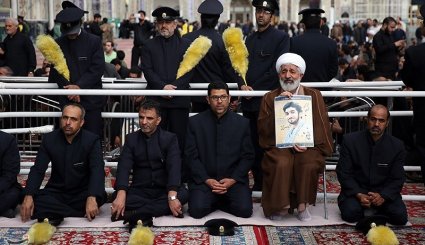 مراسم وداع با پیکر شهید محسن حججی در حرم مطهر رضوی