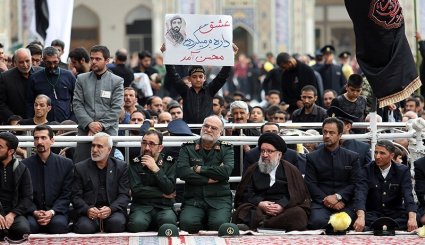 مراسم وداع با پیکر شهید محسن حججی در حرم مطهر رضوی