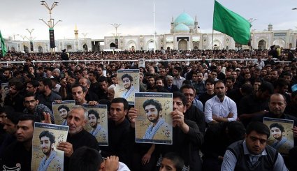 مراسم وداع با پیکر شهید محسن حججی در حرم مطهر رضوی
