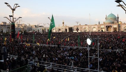 مراسم وداع با پیکر شهید محسن حججی در حرم مطهر رضوی