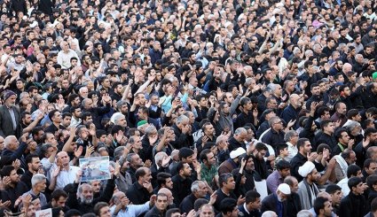 مراسم وداع با پیکر شهید محسن حججی در حرم مطهر رضوی