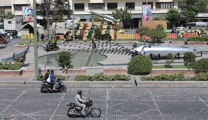 نمایشگاه دفاع مقدس در میدان بهارستان