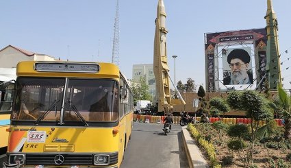 نمایشگاه دفاع مقدس در میدان بهارستان