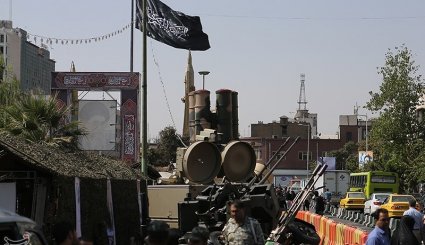 نمایشگاه دفاع مقدس در میدان بهارستان
