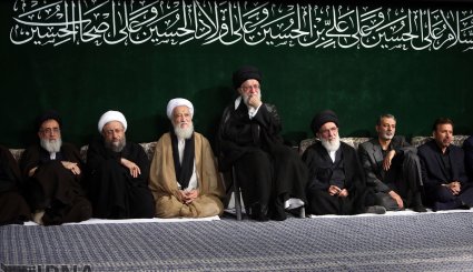 نخستین شب عزاداری ایام شهادت امام حسین (ع) در حضور رهبر معظم انقلاب + تصاویر