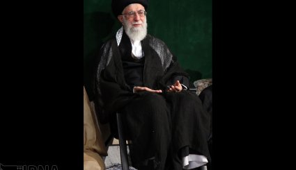 نخستین شب عزاداری ایام شهادت امام حسین (ع) در حضور رهبر معظم انقلاب + تصاویر