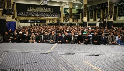 نخستین شب عزاداری ایام شهادت امام حسین (ع) در حضور رهبر معظم انقلاب + تصاویر