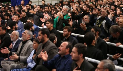 نخستین شب عزاداری ایام شهادت امام حسین (ع) در حضور رهبر معظم انقلاب + تصاویر