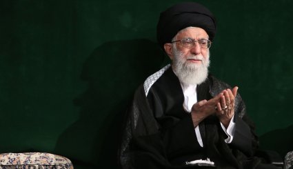 نخستین شب عزاداری ایام شهادت امام حسین (ع) در حضور رهبر معظم انقلاب + تصاویر