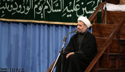 نخستین شب عزاداری ایام شهادت امام حسین (ع) در حضور رهبر معظم انقلاب + تصاویر