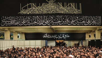 نخستین شب عزاداری ایام شهادت امام حسین (ع) در حضور رهبر معظم انقلاب + تصاویر