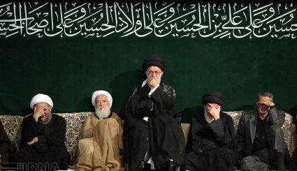 نخستین شب عزاداری ایام شهادت امام حسین (ع) در حضور رهبر معظم انقلاب + تصاویر