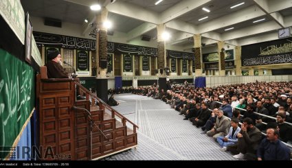 نخستین شب عزاداری ایام شهادت امام حسین (ع) در حضور رهبر معظم انقلاب + تصاویر