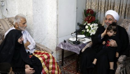 دیدار رئیس جمهوری با خانواده شهیدان غضنفری + تصاویر