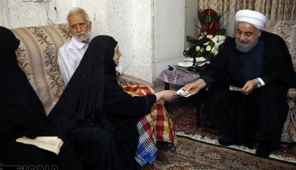 دیدار رئیس جمهوری با خانواده شهیدان غضنفری + تصاویر