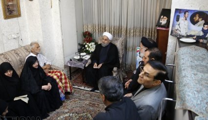 دیدار رئیس جمهوری با خانواده شهیدان غضنفری + تصاویر