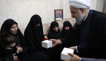 دیدار رئیس جمهوری با خانواده شهیدان غضنفری + تصاویر