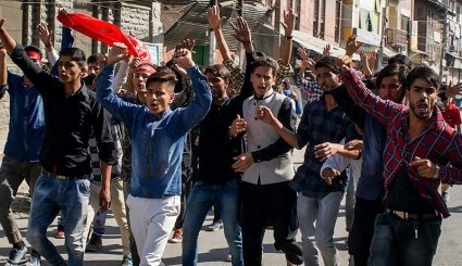 حمله پلیس هند به مراسم عزاداری ماه محرم - کشمیر