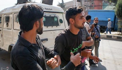 حمله پلیس هند به مراسم عزاداری ماه محرم - کشمیر