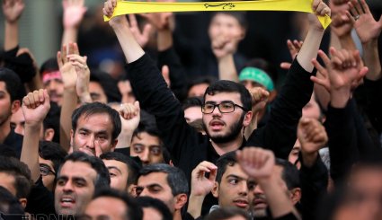 عزاداری شب تاسوعا در حضور رهبر معظم انقلاب