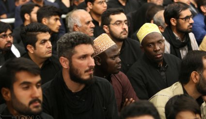 عزاداری شب تاسوعا در حضور رهبر معظم انقلاب