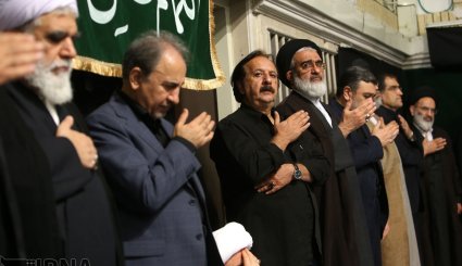 عزاداری شب تاسوعا در حضور رهبر معظم انقلاب