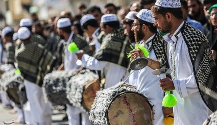 کاروان نمادین ورود به کربلا در خمینی شهر
