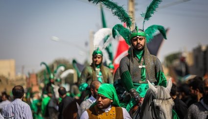 کاروان نمادین ورود به کربلا در خمینی شهر
