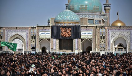 مراسم تاسوعای حسینی در حرم امام رضا (ع) + تصاویر