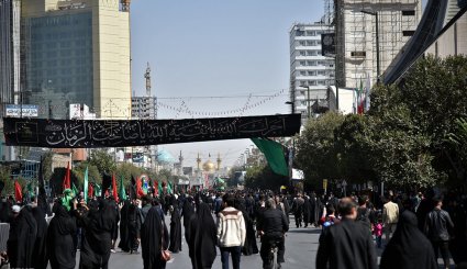 مراسم تاسوعای حسینی در حرم امام رضا (ع) + تصاویر