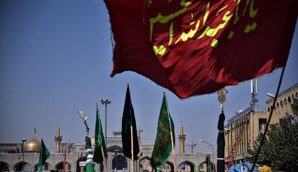 مراسم تاسوعای حسینی در حرم امام رضا (ع) + تصاویر