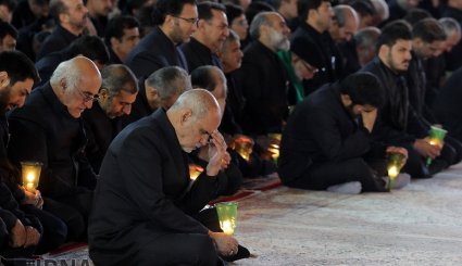 آئین خطبه خوانی شب عاشورا در حرم مطهر رضوی