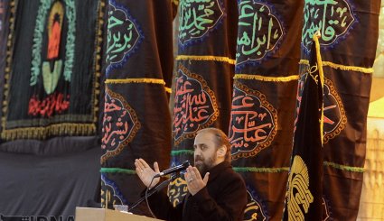 آئین خطبه خوانی شب عاشورا در حرم مطهر رضوی