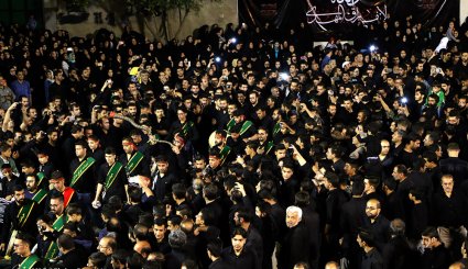 مراسم عزاداری سنتی چارچو گردانی در حسینیه سادات استهبان
