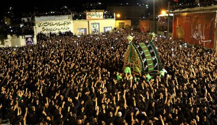 مراسم عزاداری سنتی چارچو گردانی در حسینیه سادات استهبان
