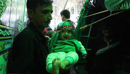 مراسم عزاداری سنتی چارچو گردانی در حسینیه سادات استهبان
