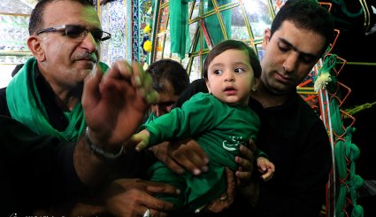 مراسم عزاداری سنتی چارچو گردانی در حسینیه سادات استهبان
