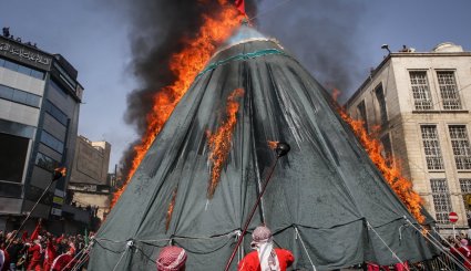 مراسم خیمه سوزان روز عاشورا در تهران