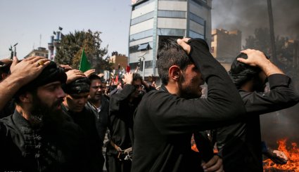 مراسم خیمه سوزان روز عاشورا در تهران