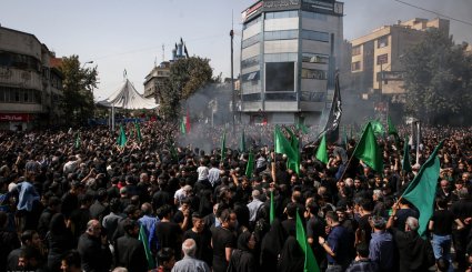 مراسم خیمه سوزان روز عاشورا در تهران