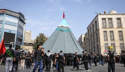 مراسم خیمه سوزان روز عاشورا در تهران