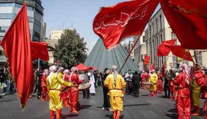 مراسم خیمه سوزان روز عاشورا در تهران