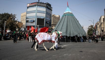 مراسم خیمه سوزان روز عاشورا در تهران