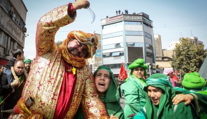 مراسم خیمه سوزان روز عاشورا در تهران