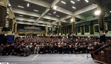 تصاویر مراسم شام غریبان با حضور رهبر معظم انقلاب اسلامی