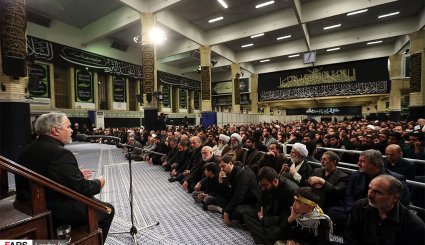 تصاویر مراسم شام غریبان با حضور رهبر معظم انقلاب اسلامی